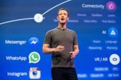 Miért visel Mark Zuckerberg mindennap ugyanolyan ruhát?