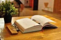 book-bindings-3172471_640